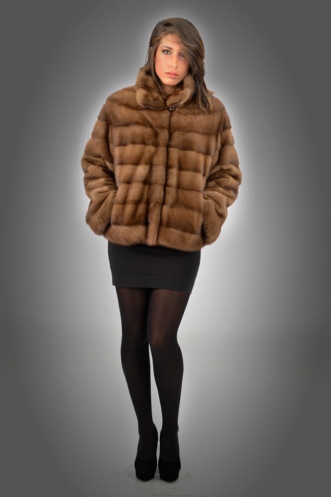 Nerzjacke in Gold