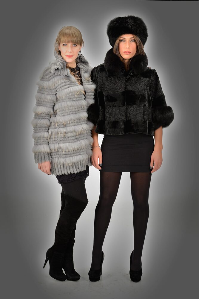 Jacke aus grauem Fuchs und Rex sowie kurze Jacke aus Persianer, Nerz und Fuchs